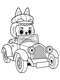 Labubu in einem Auto