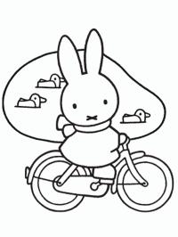 Miffy auf dem Fahrrad